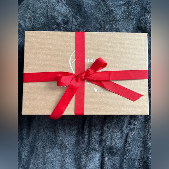 NEW LOUBOUTIN - Picture 2 of 12